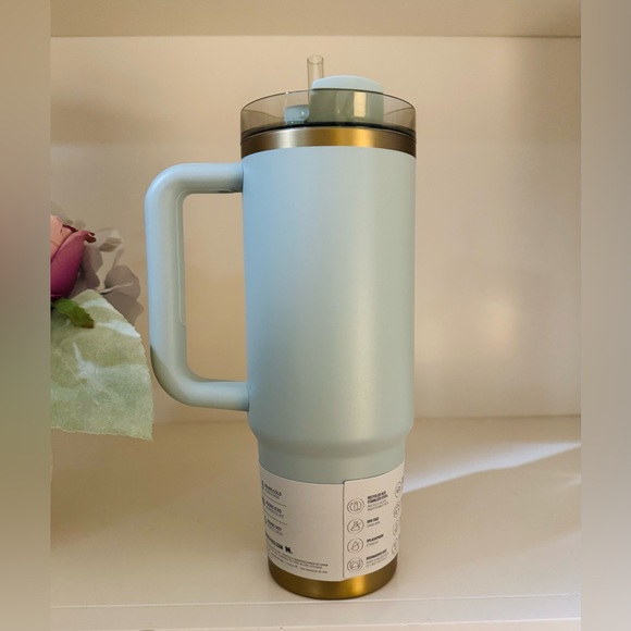 🎉LAST PIECE🎉Stanley 30 oz. Quencher H2.0 FlowState Tumbler Glided Celadon - Picture 7 of 14